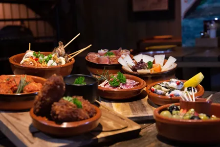 Picture of Language Taster: Traditional Drinks & Recipes from Europe and Asia