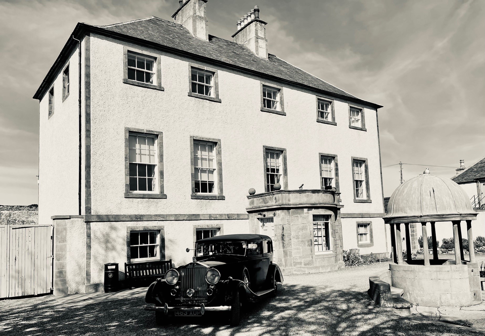 BB Banff Castle Front With Classic Car