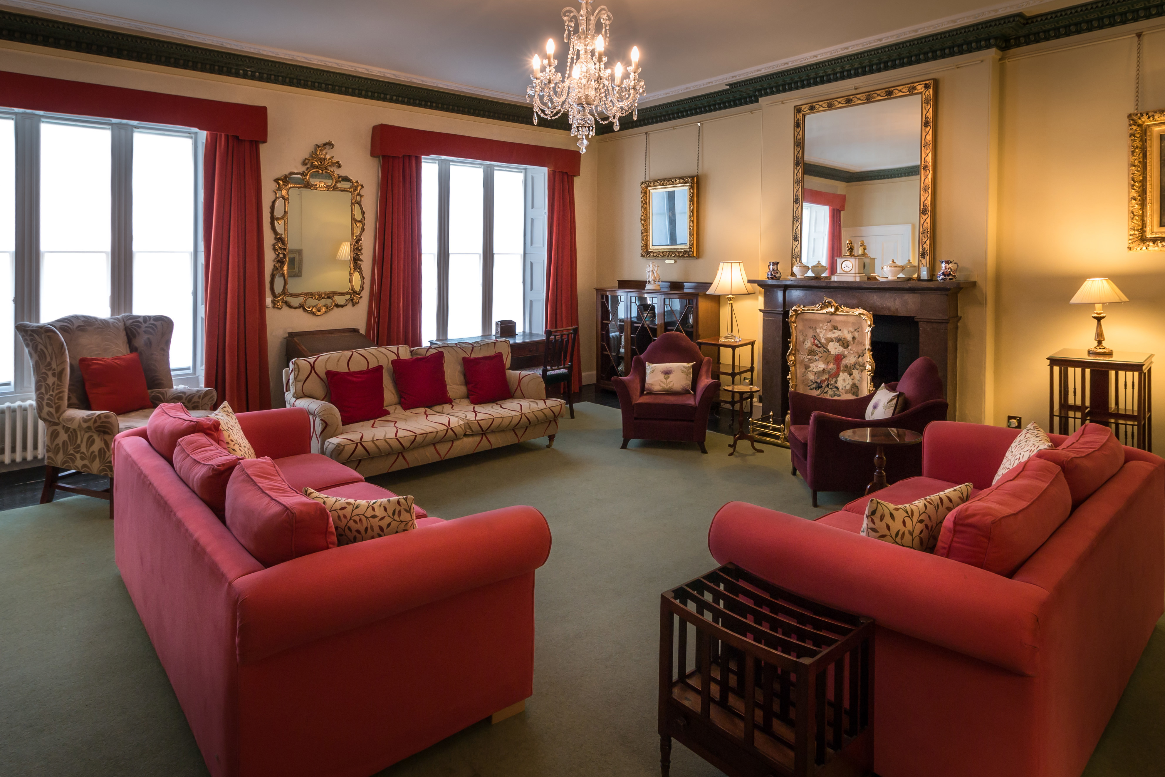 Ntsbrodiecastle Lairdslivingroom1