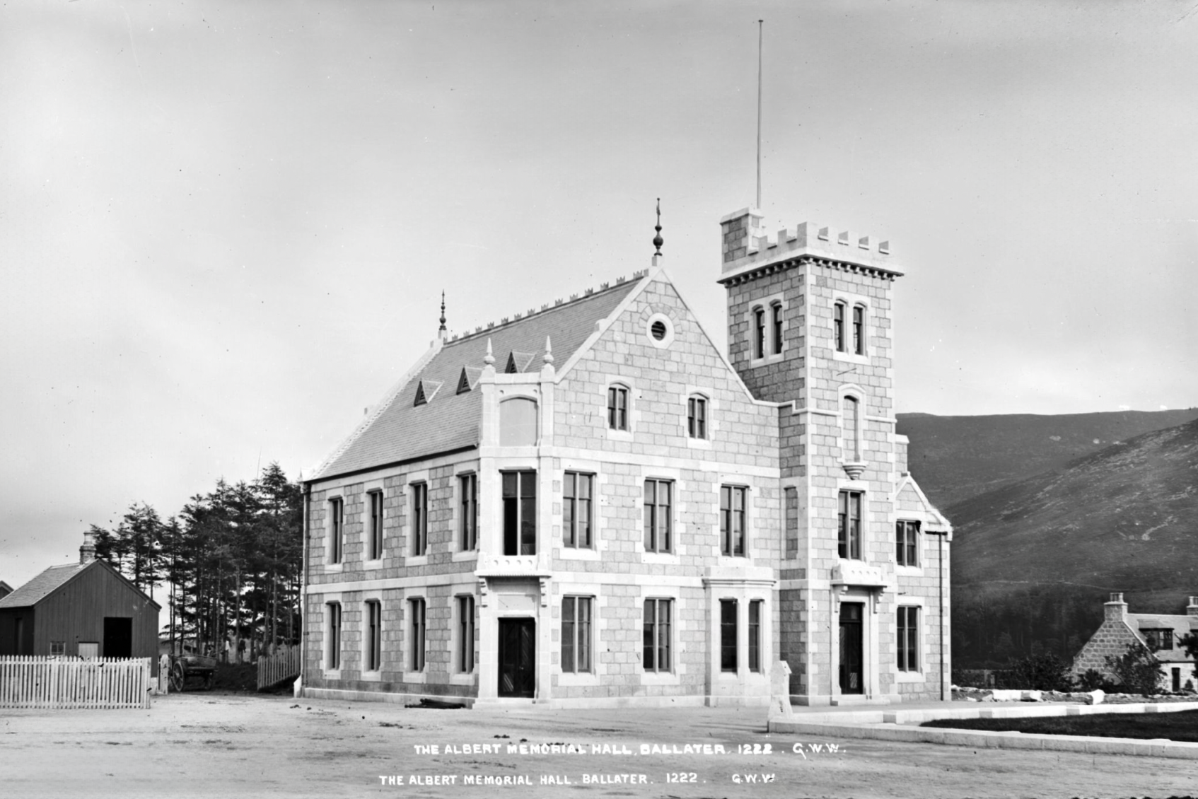 M The Victoria And Albert Halls, Ballater Photo 1